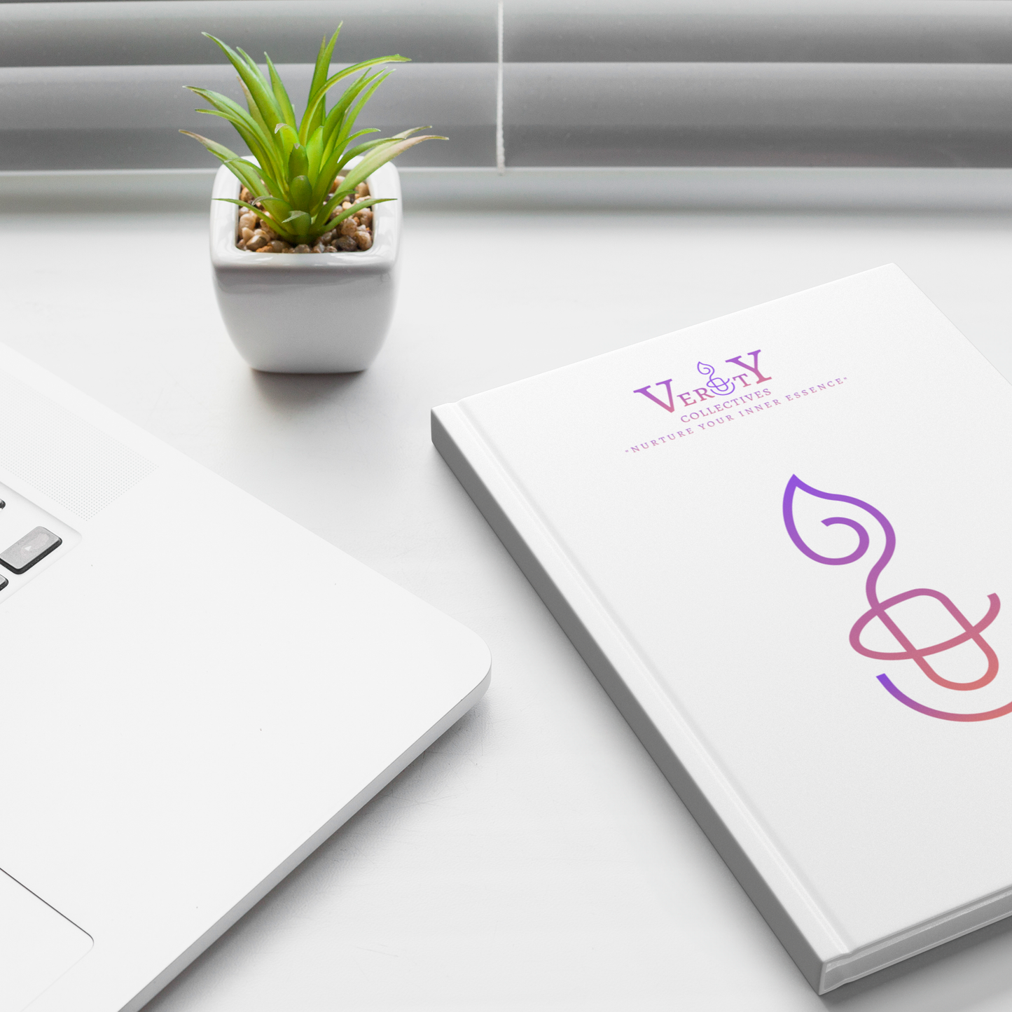 Hardcover_Journal_Lifestyle_1_Mockup.png